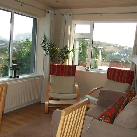 Sunnymeade Accommodation With Sea View Vakantiehuis *