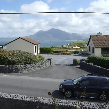 Sunnymeade Accommodation With Sea View *