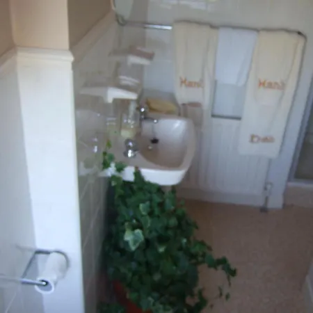 Sunnymeade Accommodation With Sea View Vakantiehuis *
